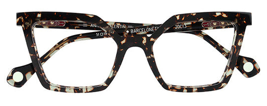 Barceloneta vs. Alma 2: Anne et Valentin's Two Cat-Eyes Compared