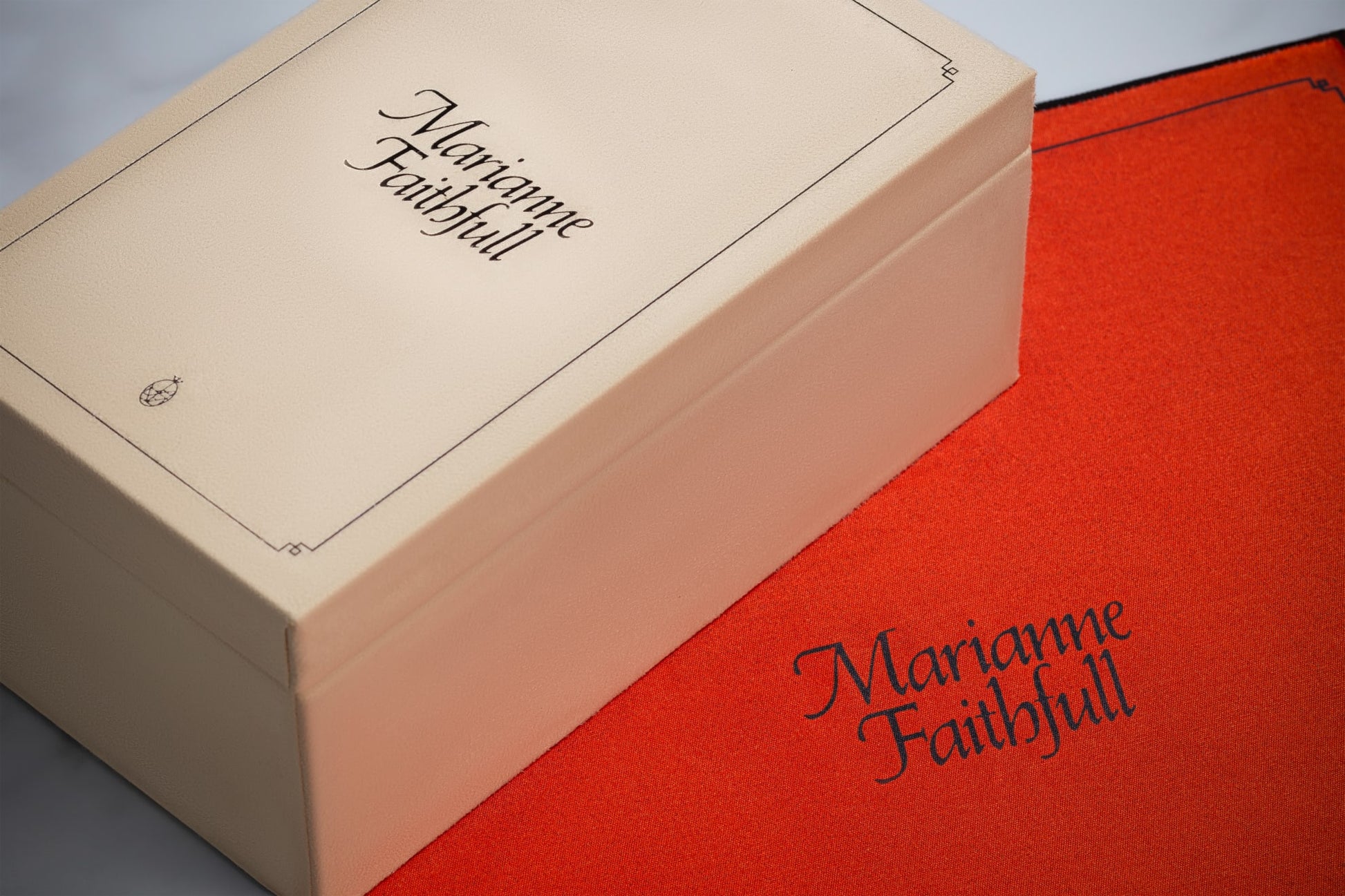 Jacques Marie Mage Marianne Faithfull Collection Limited Edition Case Detail