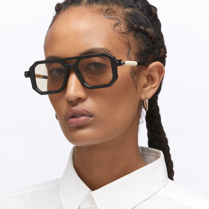 Kuboraum P8 Sunglasses Mask Black Shine & Ivory BYB brown1 Model