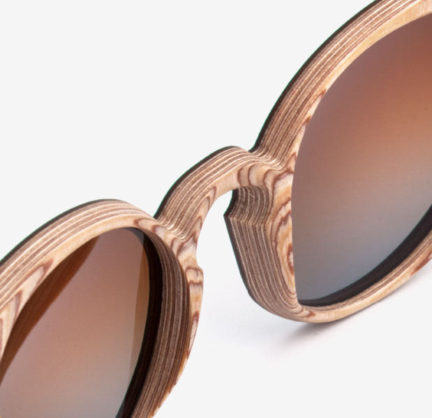 Nina Mur selected birch wood for its natural properties that make it a light, highly flexible, and incredibly durable material.